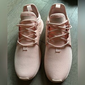 Adidas Originals Women’s Swift Run Sneaker size 6.5